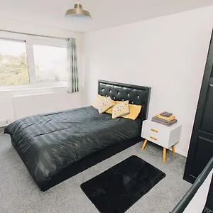 Luxe Luton: 2-bed Near Airport & Hospital Apartment Luton (Bedfordshire)