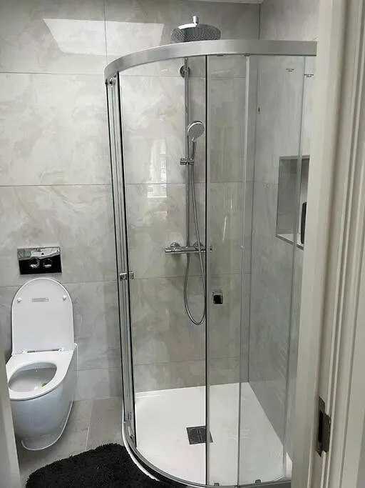 Apartman En-Suite Double Room - Private Entrance & Free Parking West Drayton