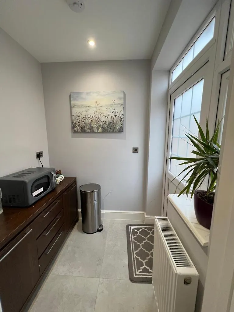 Apartman En-Suite Double Room - Private Entrance & Free Parking West Drayton