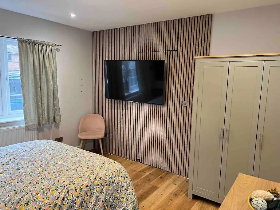 En-Suite Double Room - Private Entrance & Free Parking 西德雷顿 0*,  英国