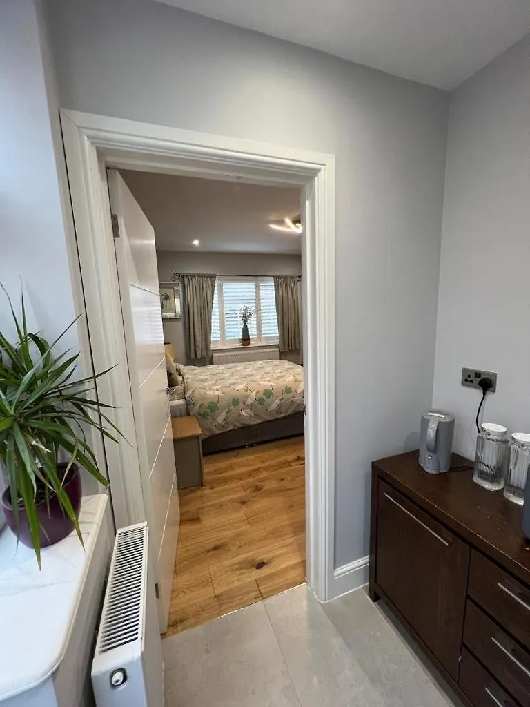 En-Suite Double Room - Private Entrance & Free Parking 西德雷顿 0*,  英国
